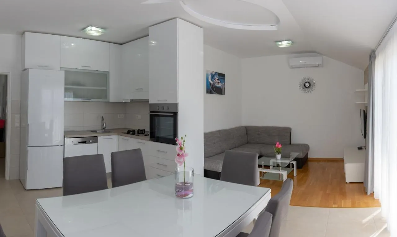 Apartment Plazonic Kastela