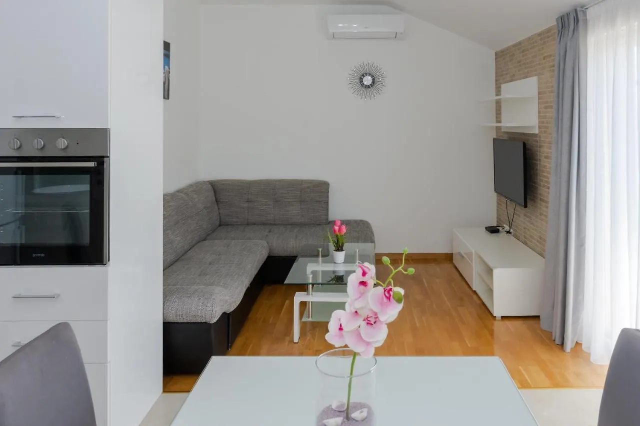 Apartment Plazonic Kastela Croatia