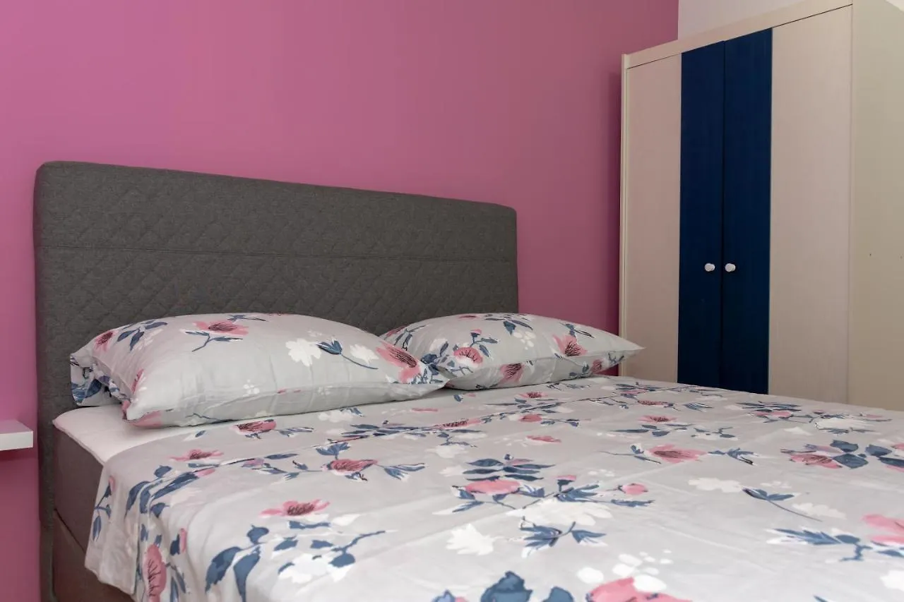Apartment Plazonic Kastela 0*,  Croatia